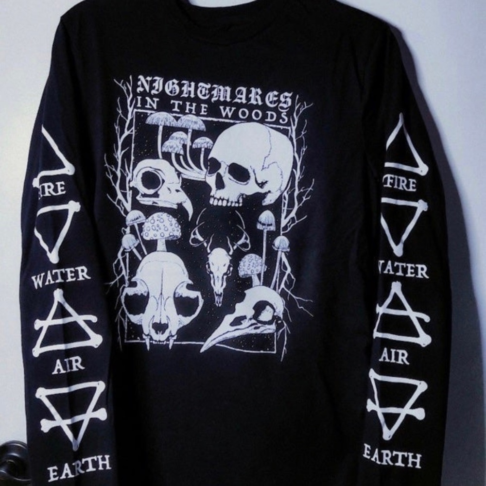 Hot Topic Forest Witch Nightmares in the Woods Long Sleeve Large
